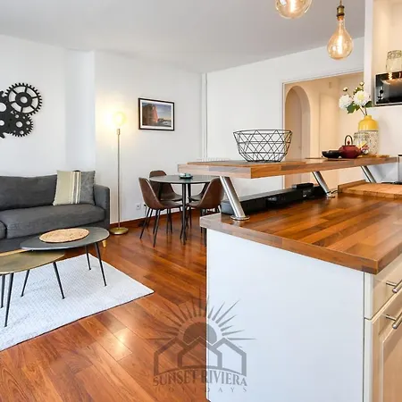 Апартаменти Le Carnot For 2 By Sunset