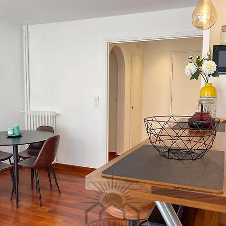 Апартаменти Le Carnot For 2 By Sunset *