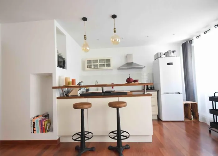 Апартаменти Le Carnot For 2 By Sunset *