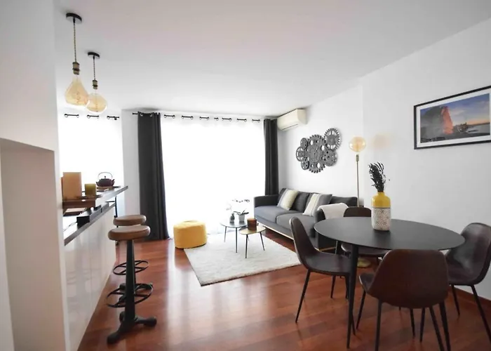 Апартаменти Le Carnot For 2 By Sunset *