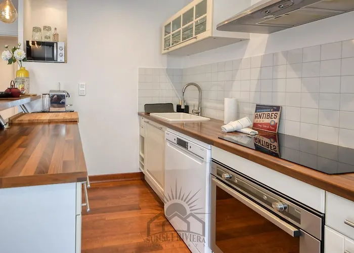 Апартаменти Le Carnot For 2 By Sunset