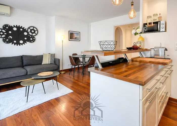 Апартаменти Le Carnot For 2 By Sunset