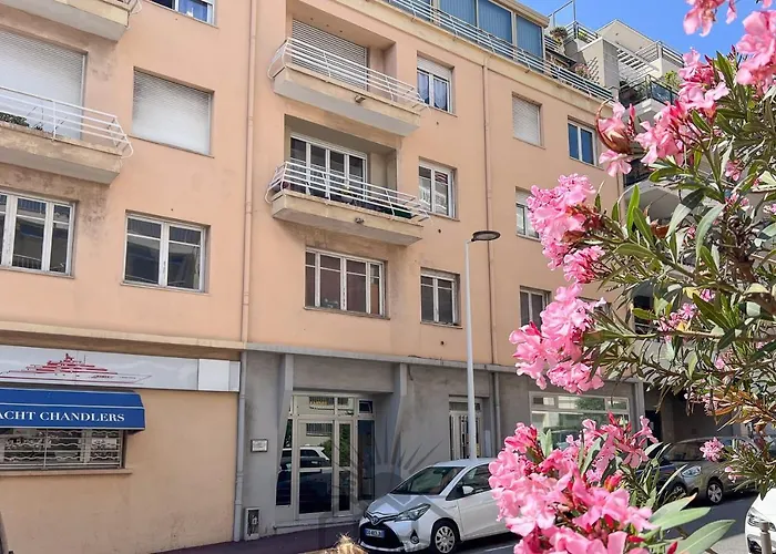 Апартаменти Le Carnot For 2 By Sunset *