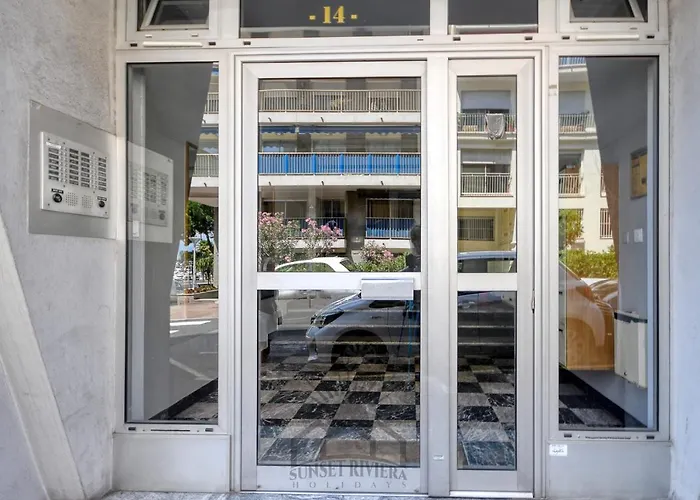 Апартаменти Le Carnot For 2 By Sunset