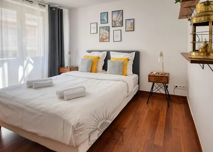 Апартаменти Le Carnot For 2 By Sunset Антіб