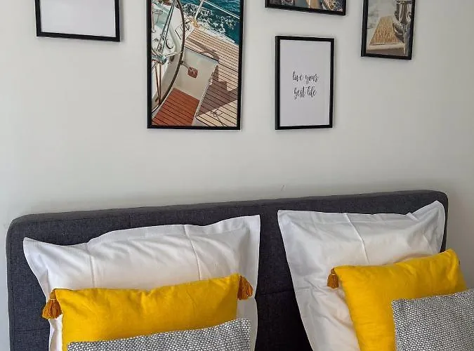 Апартаменти Le Carnot For 2 By Sunset Антіб